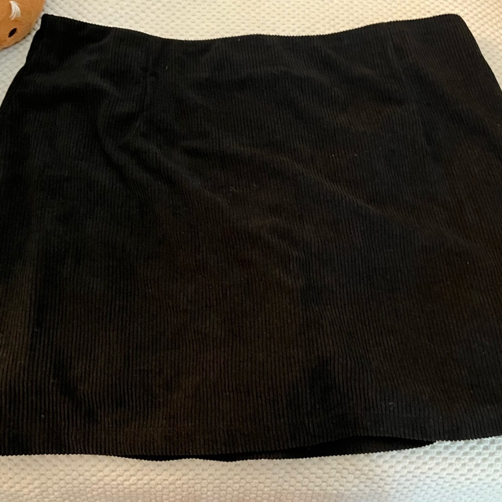 Halara Black Corduroy Skirt with shorts. New w/o Tags